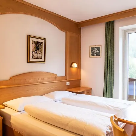 Garni Juri Bed and Breakfast La Villa  Exterior foto