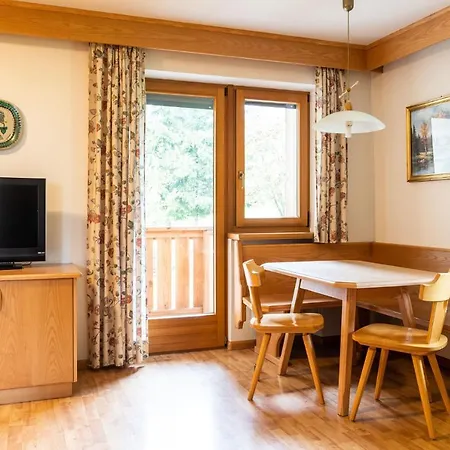 Garni Juri Bed and Breakfast La Villa  Exterior foto